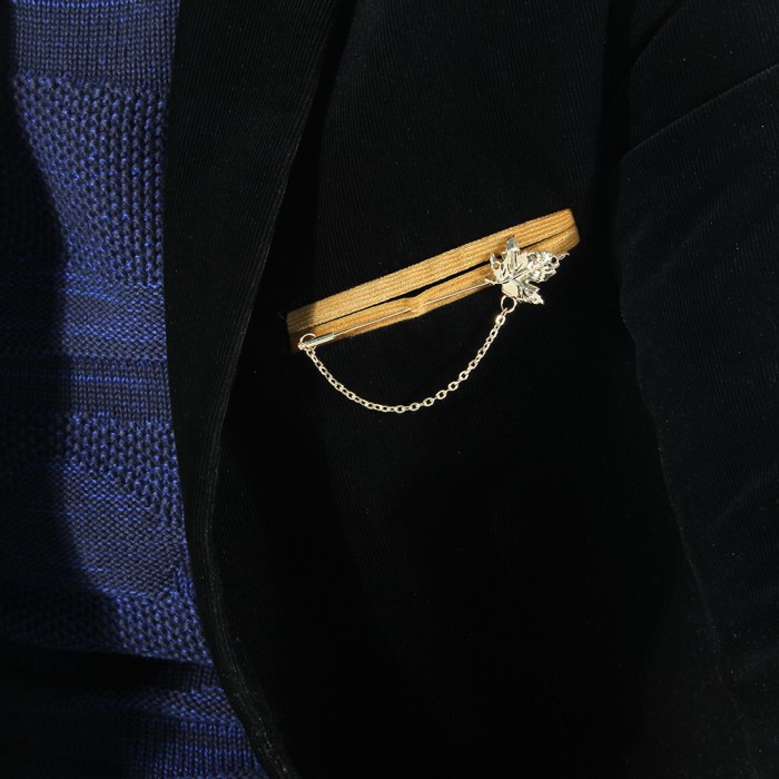 Beyond the Basics: Essential Accessories for Men's Style